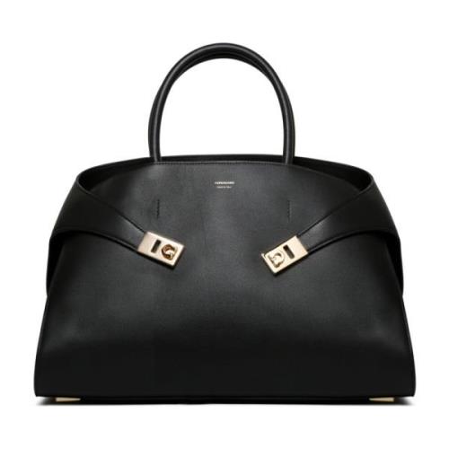 Zwarte Hug Handtas met Gancini Gespen Salvatore Ferragamo , Black , Da...