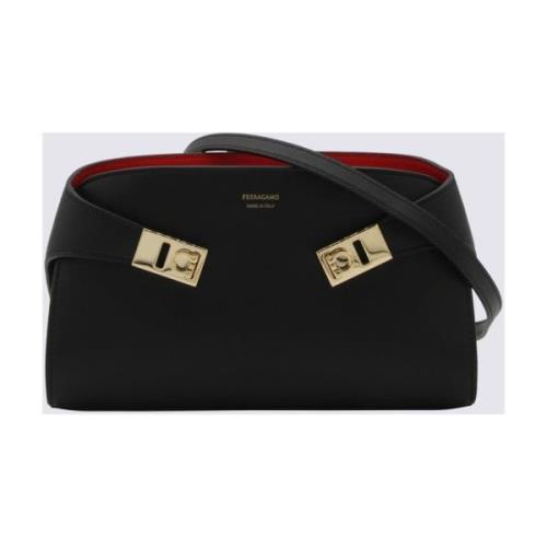 Zwarte leren crossbody tas met gouden details Salvatore Ferragamo , Bl...