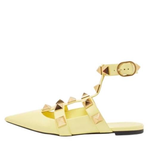 Pre-owned Leather sandals Valentino Vintage , Yellow , Dames