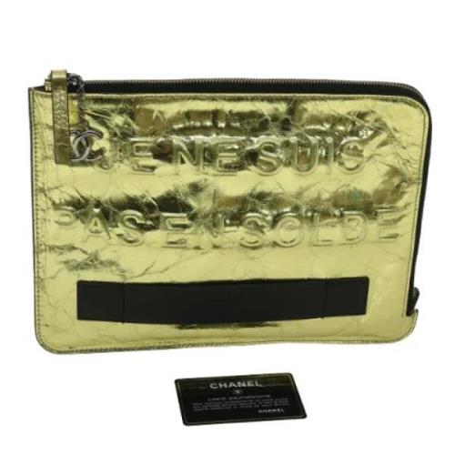 Pre-owned Leather clutches Chanel Vintage , Yellow , Dames