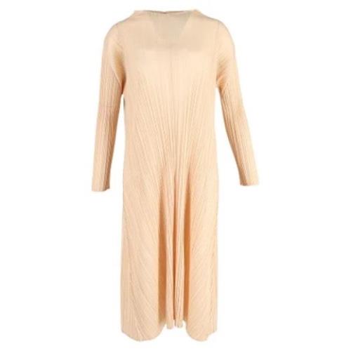 Pre-owned Polyester dresses Issey Miyake Pre-owned , Beige , Dames