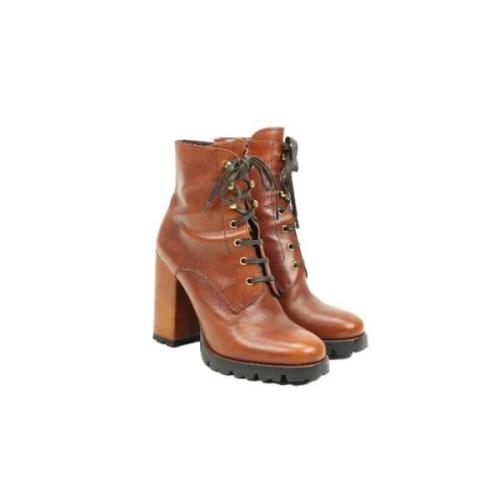 Pre-owned Leather boots Prada Vintage , Brown , Dames