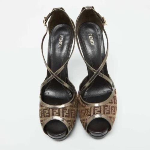 Pre-owned Canvas sandals Fendi Vintage , Brown , Dames