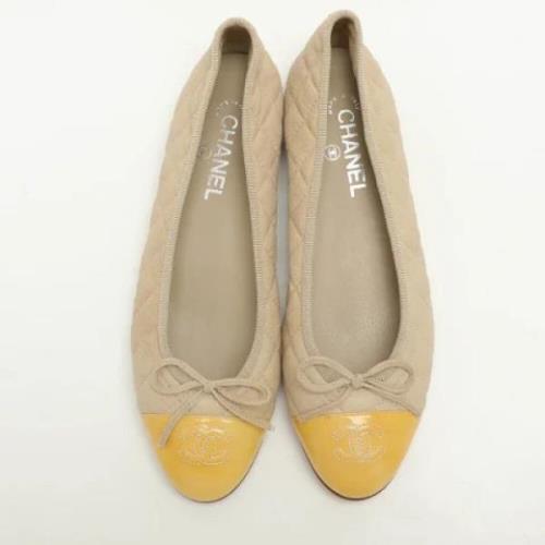 Pre-owned Leather flats Chanel Vintage , Beige , Dames