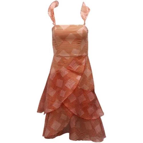 Silk dresses Alice + Olivia , Pink , Dames