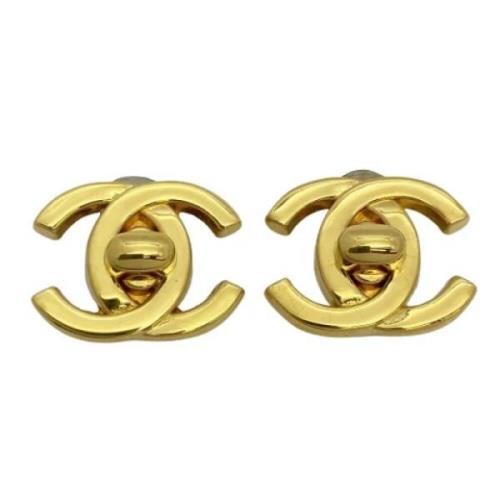 Pre-owned Metal earrings Chanel Vintage , Yellow , Dames