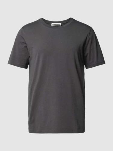 T-shirt in effen design, model 'JAAMES'