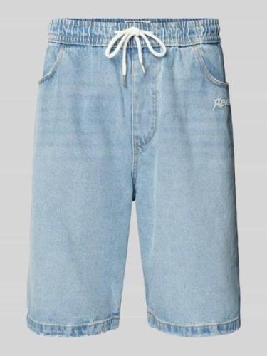 Straight leg korte jeans met labeldetail