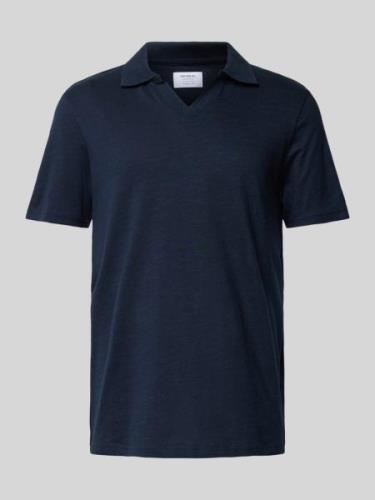 Regular fit poloshirt met V-hals