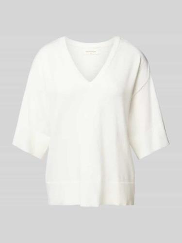 Oversized T-shirt van viscose met V-hals, model 'Eslina'