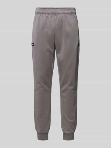 Tapered fit trainingsbroek met labelbadge, model 'BERTONI'