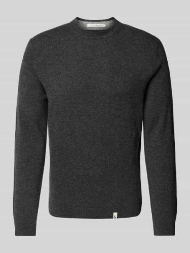 Gebreide pullover met labeldetails