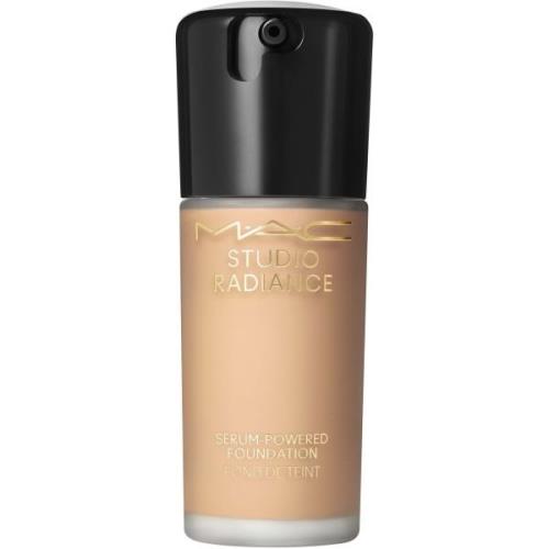 MAC Cosmetics Studio Radiance Serum-Powered Foundation Nc38