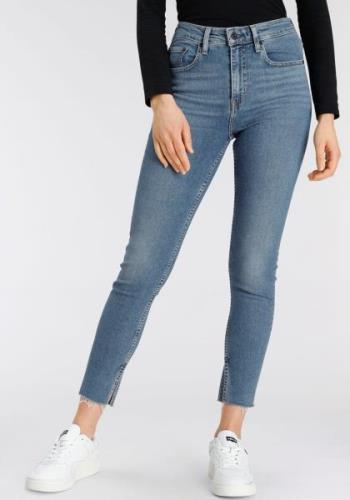 NU 20% KORTING: Levi's® Skinny fit jeans 721 High rise skinny met spli...