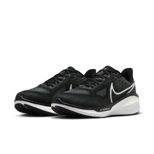 Nike Runningschoenen Vomero 17