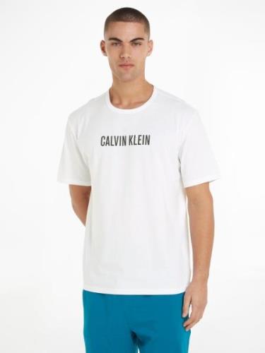 Calvin Klein T-shirt S/S CREW NECK met een logo-opschrift op borsthoog...