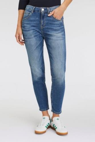 Marc O'Polo DENIM Boyfriendjeans Freja in lichte wassing