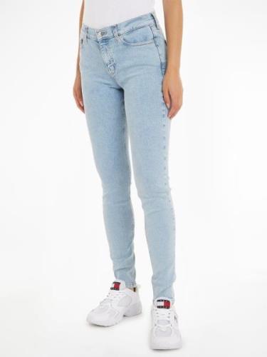 TOMMY JEANS Prettige jeans Nora met leren merklabel