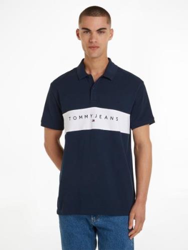 TOMMY JEANS Poloshirt TJM REG LINEAR POLO met grote tommy jeans letter...