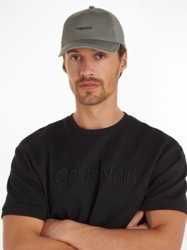 NU 20% KORTING: Calvin Klein Snapback cap METAL LETTERING BB CAP