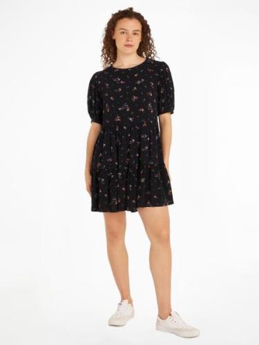 NU 20% KORTING: Tommy Jeans Curve Blousejurk TJW BLACK FLORAL TIERD DR...