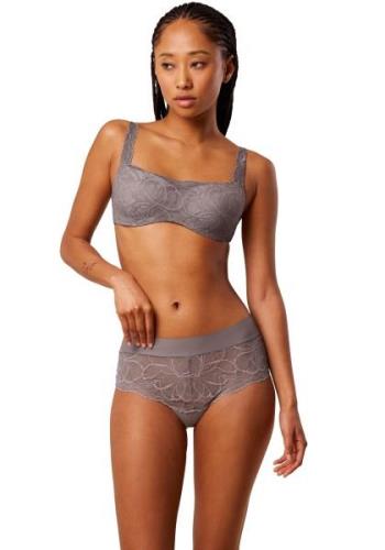 Triumph Slip Body Make-Up Illusion Lace Shorty