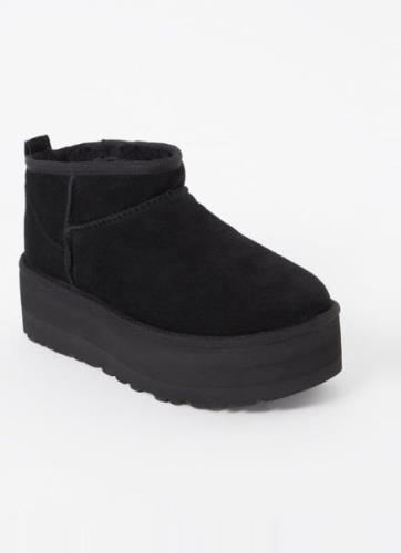 UGG Classic Ultra Mini Platform enkellaarsje van suède