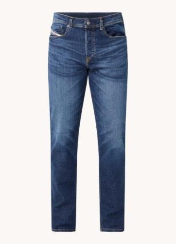 Diesel D-Finitive tapered fit jeans met donkere wassing