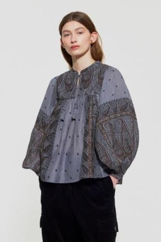 Antik Batik Blouse hida