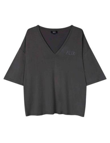 Alix The Label Modal t-shirts