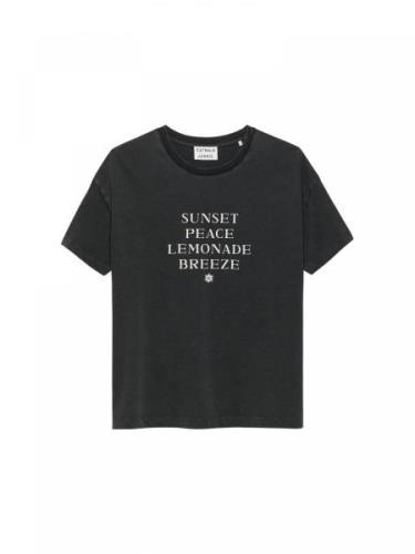 Catwalk Junkie Relax graphic tee