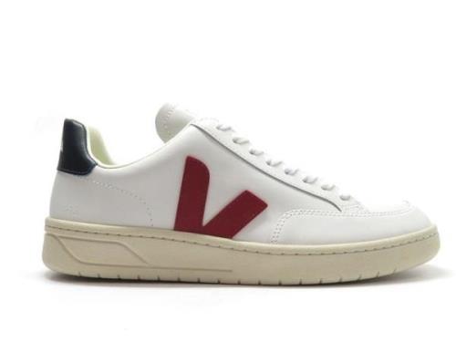 Veja V-12 leather